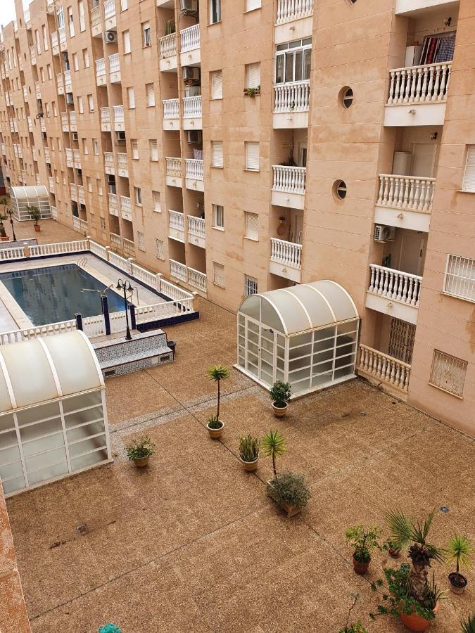 Apartment Close To All Amenities Torrevieja Esterno foto